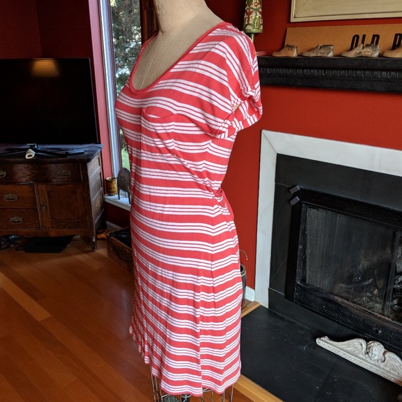 Old Navy T-Shirt Dress - Picture 4 of 8